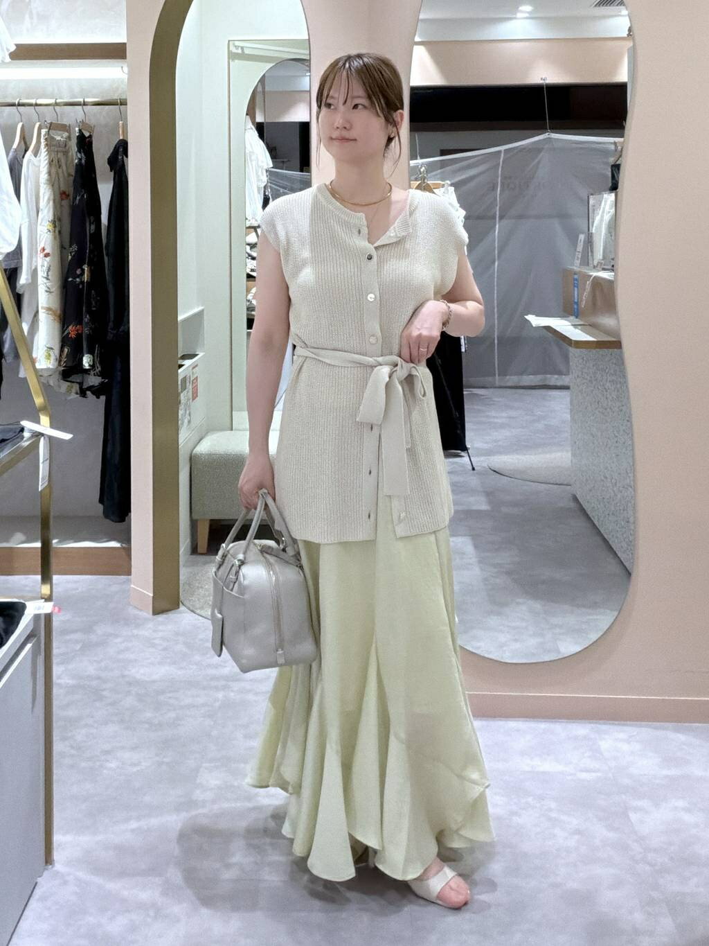 mysty womanの【WEB限定】7Gサマーニットベストを使ったコーディネートを紹介します。｜Rakuten Fashion(楽天ファッション／旧楽天ブランドアベニュー)7248924