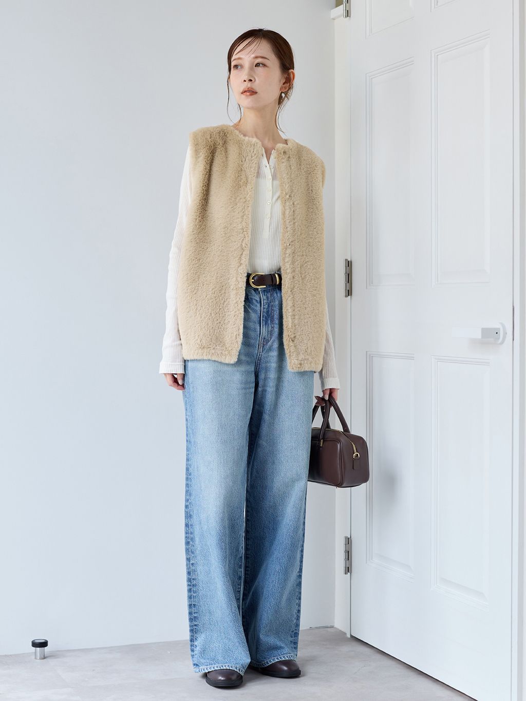 JOURNAL STANDARDの《追加予約》ダブルフェイスフェザークルーネックベストを使ったコーディネートを紹介します。｜Rakuten Fashion(楽天ファッション／旧楽天ブランドアベニュー)7249187