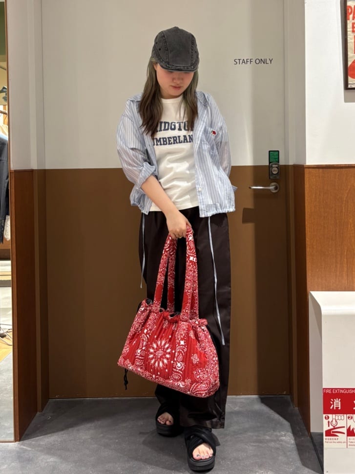 FREAK’S STOREのRED KAP <低伸長サイズあり>別注 紐付きイージータックパンツ/チノパンツ/デニムパンツ 全10色 XS/S/M 26SSを使ったコーディネートを紹介します。｜Rakuten Fashion(楽天ファッション／旧楽天ブランドアベニュー)7249550