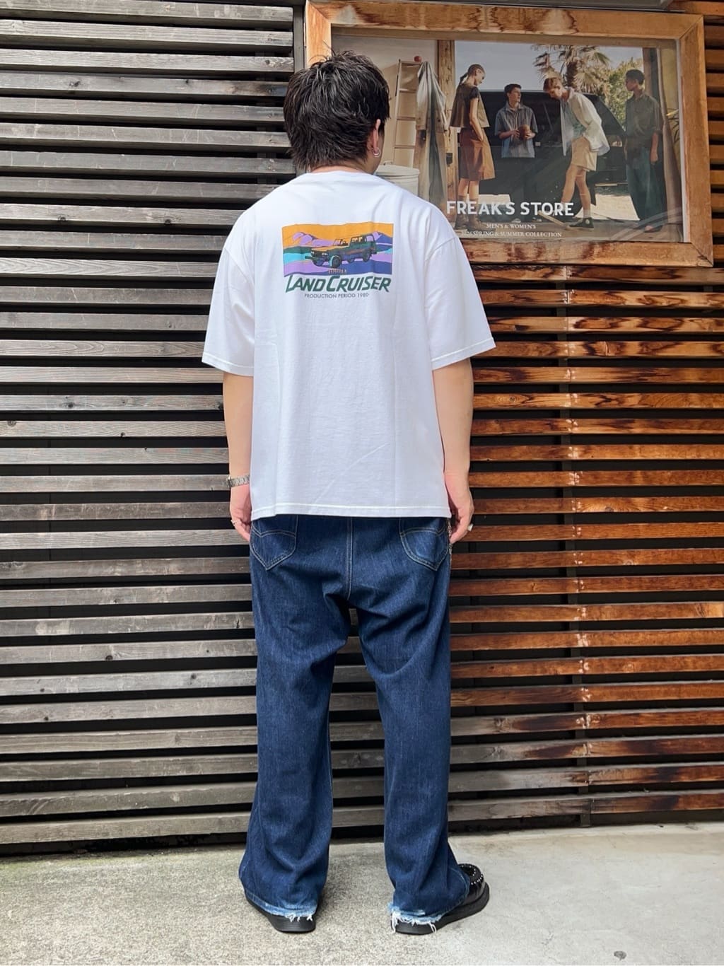 FREAK’S STOREのリラックスフィット ランクル60 バックプリント ショートスリーブ クルーネックTシャツを使ったコーディネートを紹介します。｜Rakuten Fashion(楽天ファッション／旧楽天ブランドアベニュー)7250329