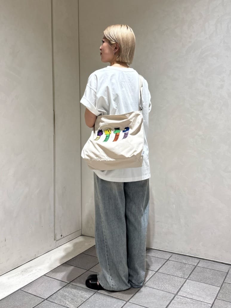 ear PAPILLONNERの【PEZ(ペッツ)×ear】クロスショルダーバッグを使ったコーディネートを紹介します。｜Rakuten Fashion(楽天ファッション／旧楽天ブランドアベニュー)7250553