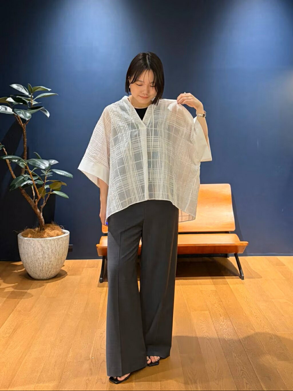 Curensologyのシアーチェックブラウスを使ったコーディネートを紹介します。｜Rakuten Fashion(楽天ファッション／旧楽天ブランドアベニュー)7251547