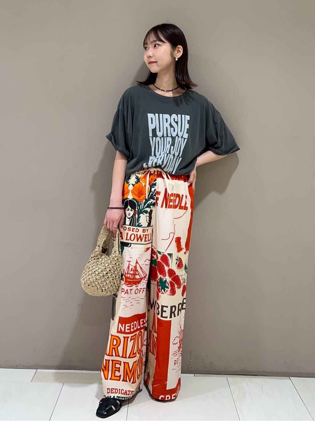 FREAK’S STOREのピグメント ロゴTシャツを使ったコーディネートを紹介します。｜Rakuten Fashion(楽天ファッション／旧楽天ブランドアベニュー)7252027
