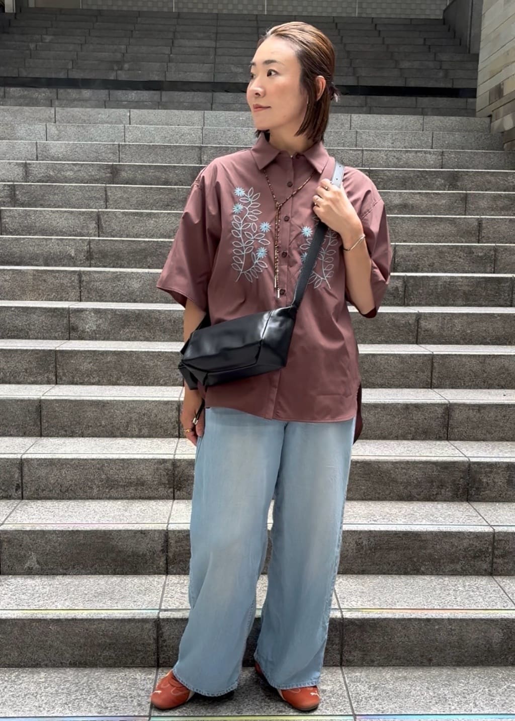 ear PAPILLONNERの花柄刺繍半袖シャツ【SUM1 STYLE】を使ったコーディネートを紹介します。｜Rakuten Fashion(楽天ファッション／旧楽天ブランドアベニュー)7252565