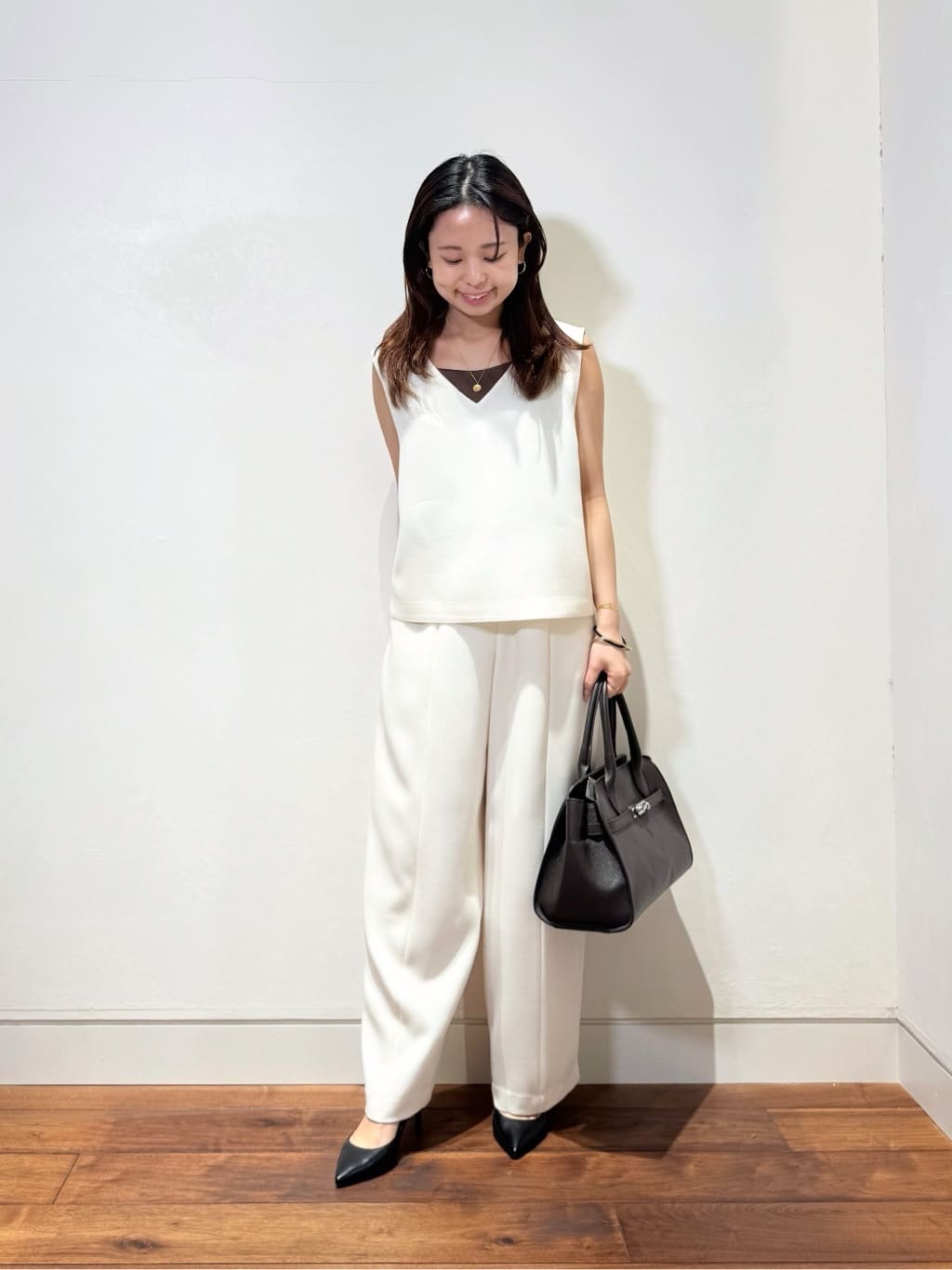 allurevilleの【ATELIER Line】トリッカーダブルクロスバルーンパンツを使ったコーディネートを紹介します。｜Rakuten Fashion(楽天ファッション／旧楽天ブランドアベニュー)7252467