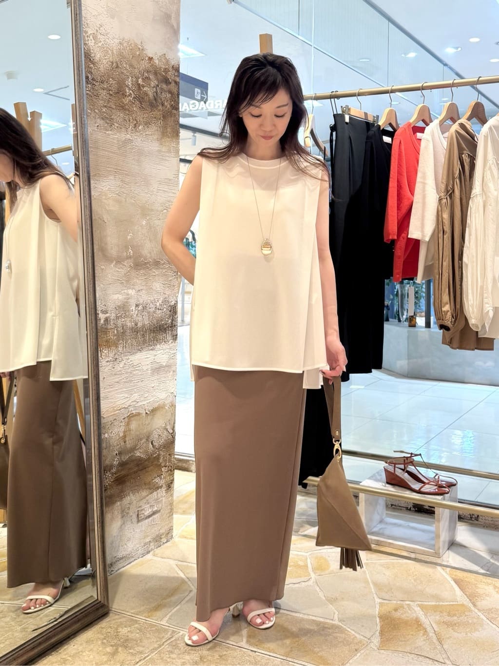 GALLARDAGALANTEのバックフレアカットソーを使ったコーディネートを紹介します。｜Rakuten Fashion(楽天ファッション／旧楽天ブランドアベニュー)7253778