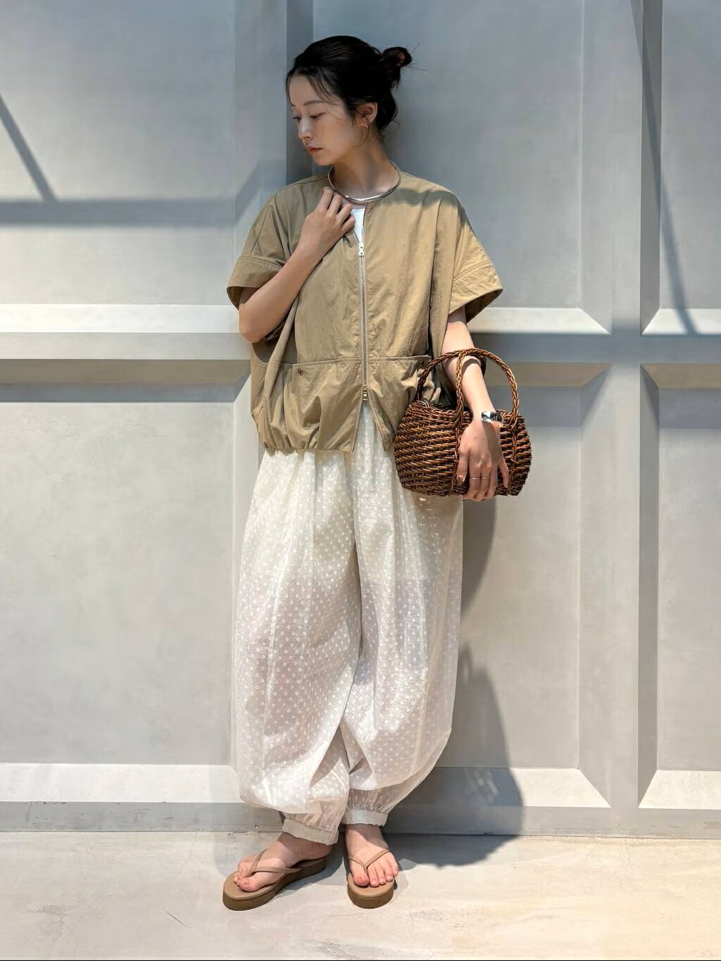 Curensologyのタスランジップブラウスを使ったコーディネートを紹介します。｜Rakuten Fashion(楽天ファッション／旧楽天ブランドアベニュー)7257745