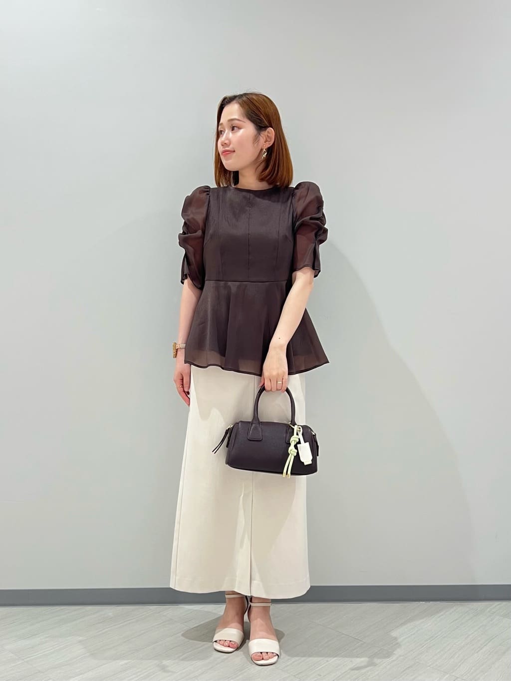 NATURAL BEAUTY BASIC | シアーペプラムブラウス半袖 | Rakuten