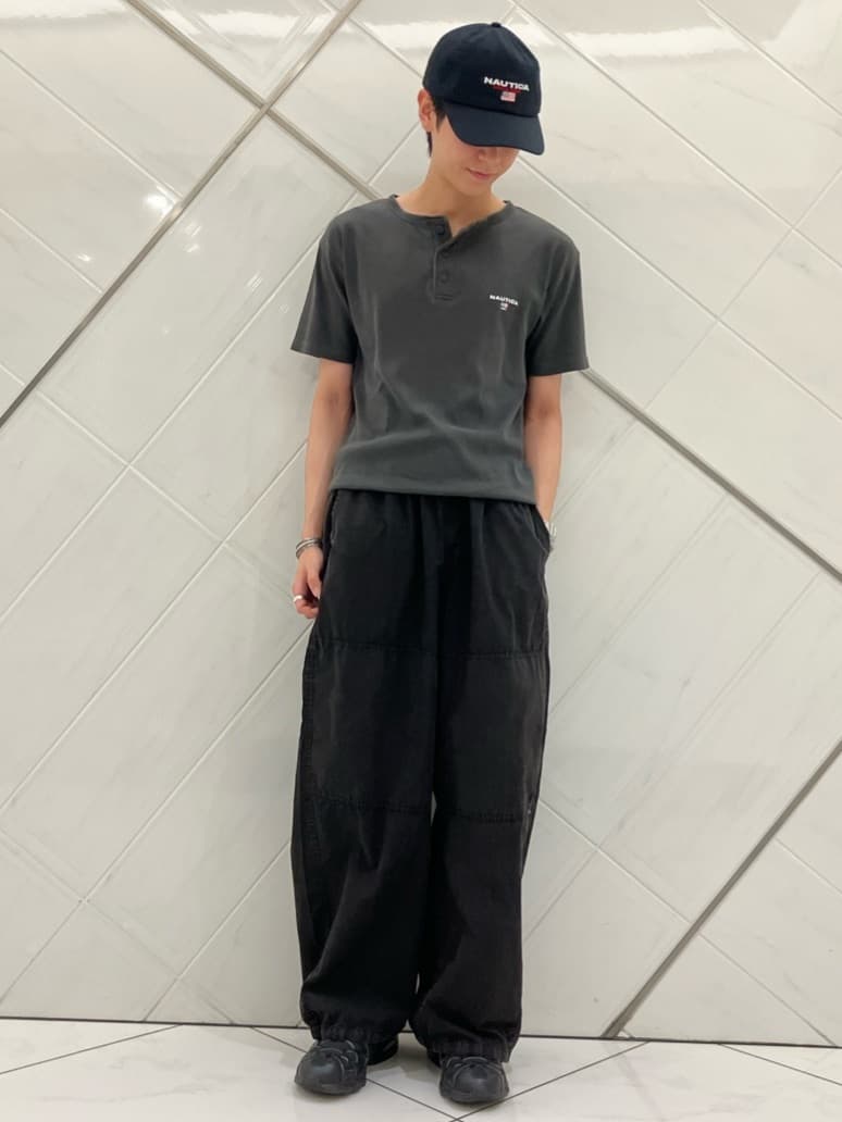 FREAK’S STOREのEssential タイトフィット S/S ヘンリーネック ピグメントTシャツを使ったコーディネートを紹介します。｜Rakuten Fashion(楽天ファッション／旧楽天ブランドアベニュー)7264486