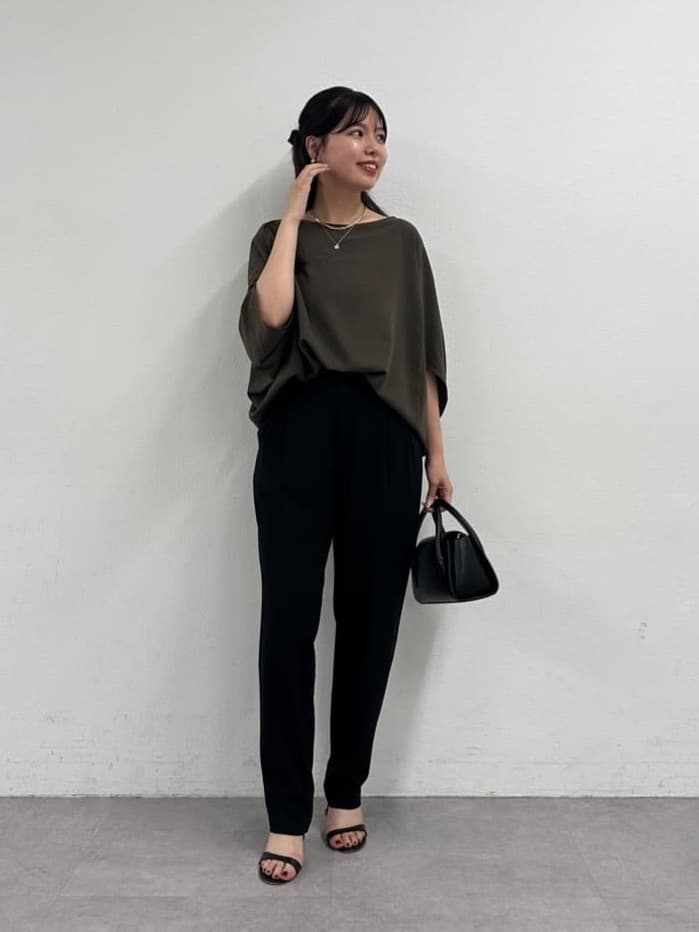 GALLARDAGALANTEのライトジャージーテーパードパンツを使ったコーディネートを紹介します。｜Rakuten Fashion(楽天ファッション／旧楽天ブランドアベニュー)7260737