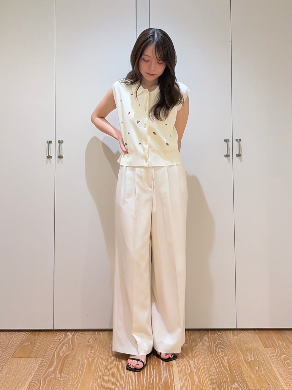 NATURAL BEAUTY BASIC | <N.>ポロカラーフラワー刺繍ニット | Rakuten