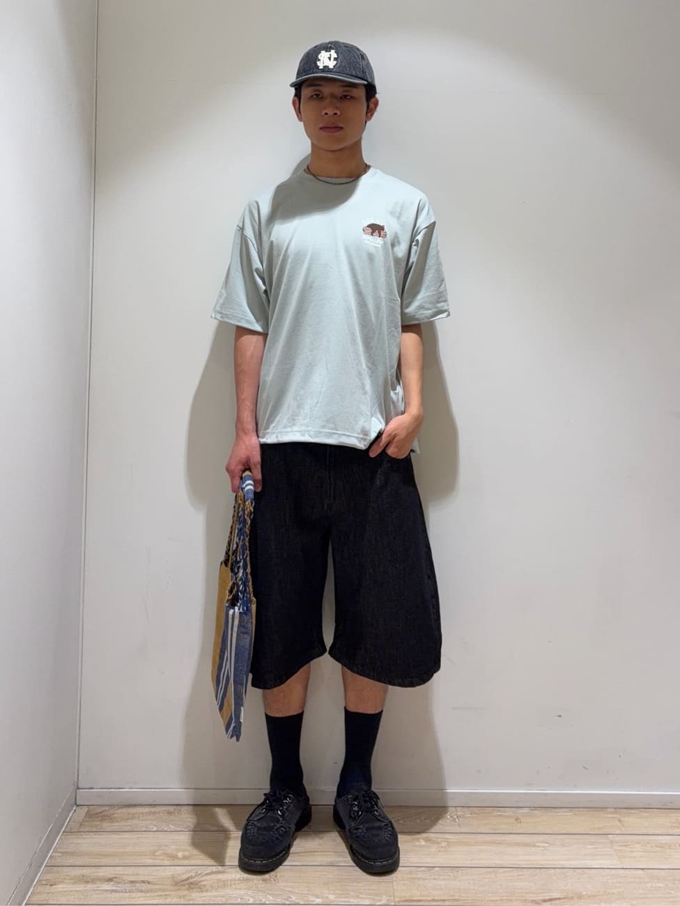 FREAK’S STOREのフェード加工 デニム NSC ロゴキャップを使ったコーディネートを紹介します。｜Rakuten Fashion(楽天ファッション／旧楽天ブランドアベニュー)7267669