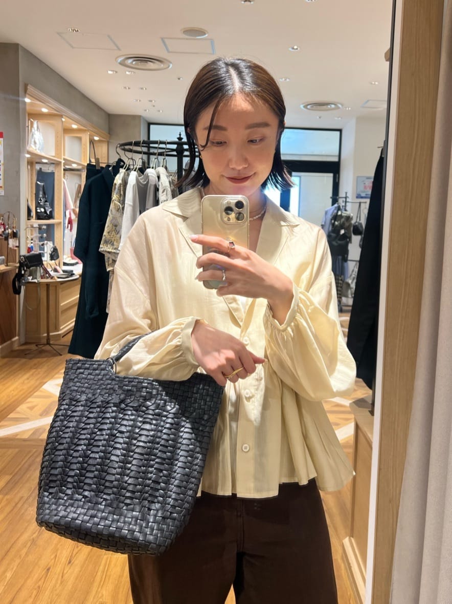ear PAPILLONNERのバリ島バケットショルダーバッグ《本革》を使ったコーディネートを紹介します。｜Rakuten Fashion(楽天ファッション／旧楽天ブランドアベニュー)7269240