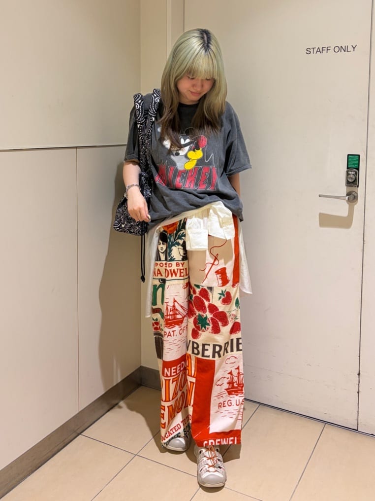 FREAK’S STOREの【MICKEY / ミッキー】ロック ビッグTシャツを使ったコーディネートを紹介します。｜Rakuten Fashion(楽天ファッション／旧楽天ブランドアベニュー)7270724