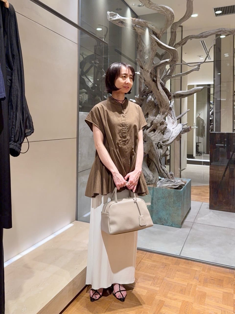 GALLARDAGALANTEのノースリフレアブラウスを使ったコーディネートを紹介します。｜Rakuten Fashion(楽天ファッション／旧楽天ブランドアベニュー)7271431