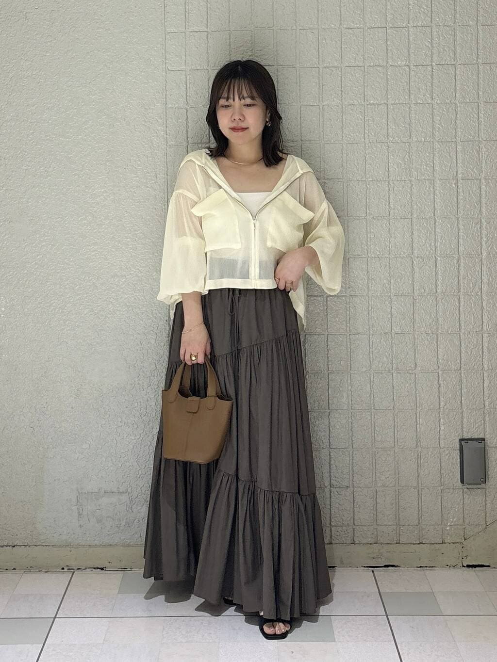 mysty womanの【リバイバル!】楊柳シアーZIPパーカーを使ったコーディネートを紹介します。｜Rakuten Fashion(楽天ファッション／旧楽天ブランドアベニュー)7272622