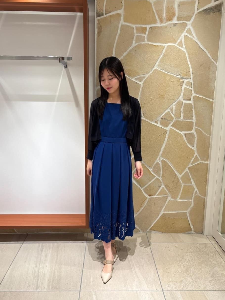 Viaggio Bluのレースエンブロイダリーワンピースを使ったコーディネートを紹介します。｜Rakuten Fashion(楽天ファッション／旧楽天ブランドアベニュー)7273986