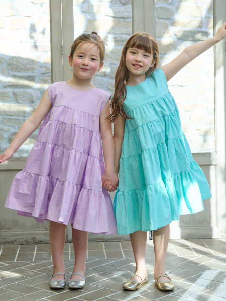 ever closetのティアード ワンピース ワンピ スカート 綿100 夏服 女の子 子供 子供服を使ったコーディネートを紹介します。｜Rakuten Fashion(楽天ファッション／旧楽天ブランドアベニュー)7275818