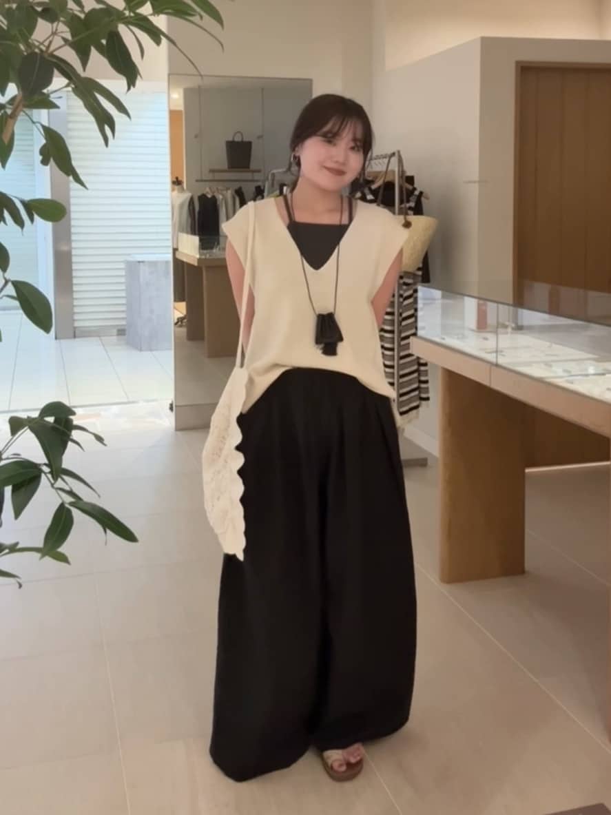 GALLARDAGALANTEのサイドスリットニットを使ったコーディネートを紹介します。｜Rakuten Fashion(楽天ファッション／旧楽天ブランドアベニュー)7278918