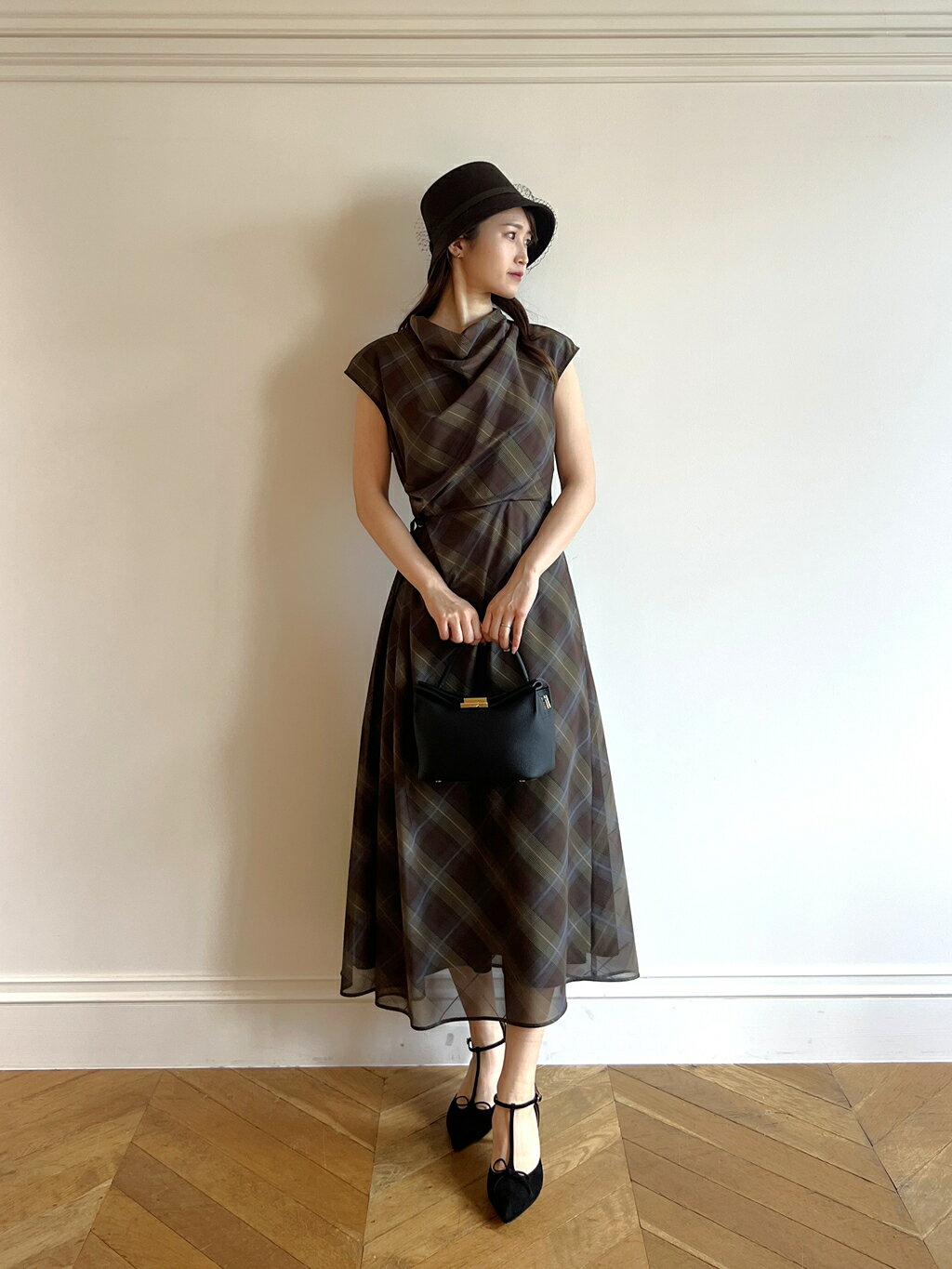 allurevilleのドレープチェックワンピースを使ったコーディネートを紹介します。｜Rakuten Fashion(楽天ファッション／旧楽天ブランドアベニュー)7280573