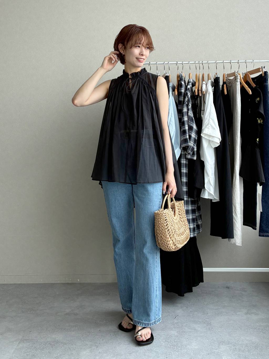 mysty womanのイレヘムギャザーノースリブラウスを使ったコーディネートを紹介します。｜Rakuten Fashion(楽天ファッション／旧楽天ブランドアベニュー)7284220