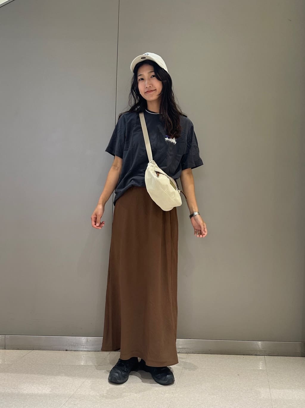 FREAK’S STOREのナロースカートを使ったコーディネートを紹介します。｜Rakuten Fashion(楽天ファッション／旧楽天ブランドアベニュー)7289494