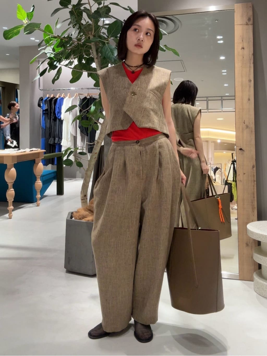 HeRIN.CYEのTweed butcher vestを使ったコーディネートを紹介します。｜Rakuten Fashion(楽天ファッション／旧楽天ブランドアベニュー)7290342