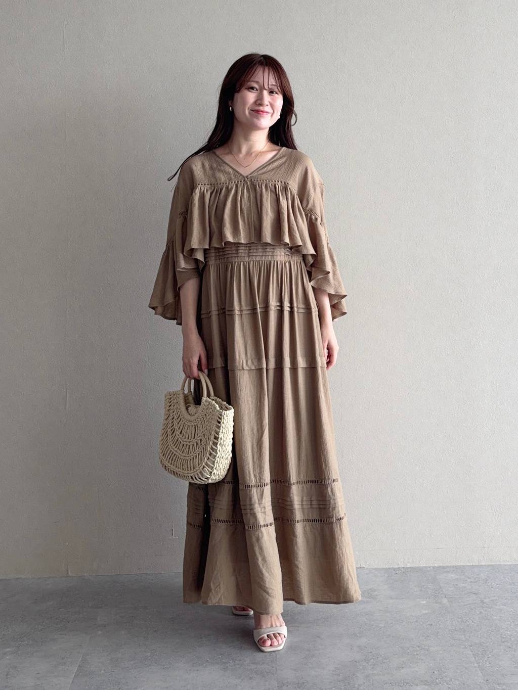 mysty womanのペプラムブラウスキャミワンピSETを使ったコーディネートを紹介します。｜Rakuten Fashion(楽天ファッション／旧楽天ブランドアベニュー)7291200
