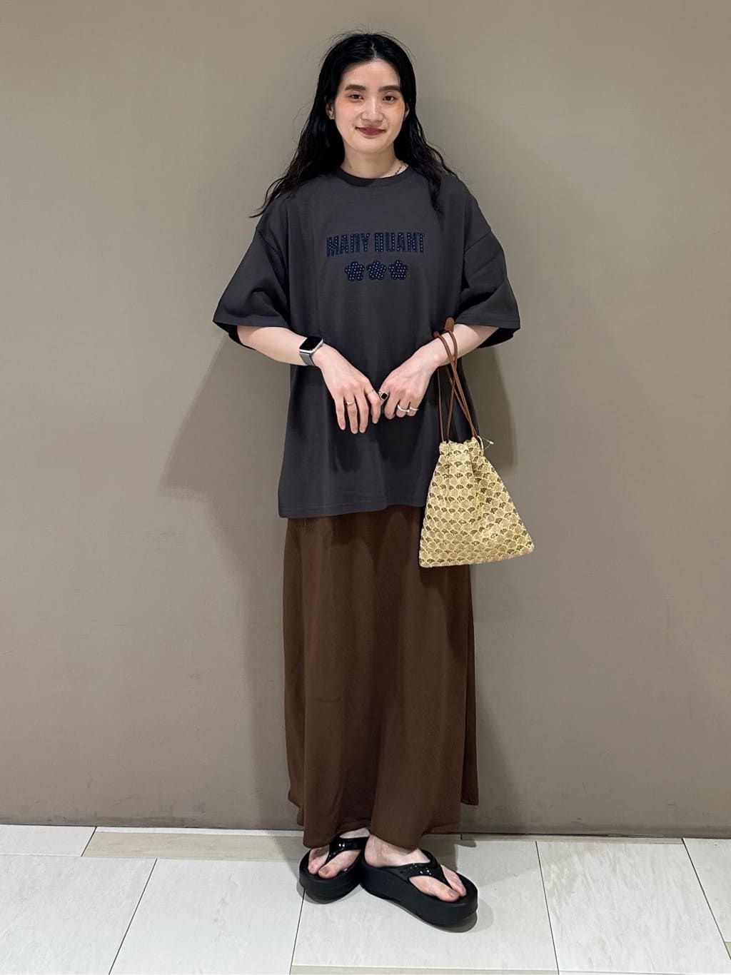 FREAK’S STOREのMARY QUANT × PUBLUX/マリークワント ドット柄 刺繍 ロゴ Tシャツ 限定展開を使ったコーディネートを紹介します。｜Rakuten Fashion(楽天ファッション／旧楽天ブランドアベニュー)7291976
