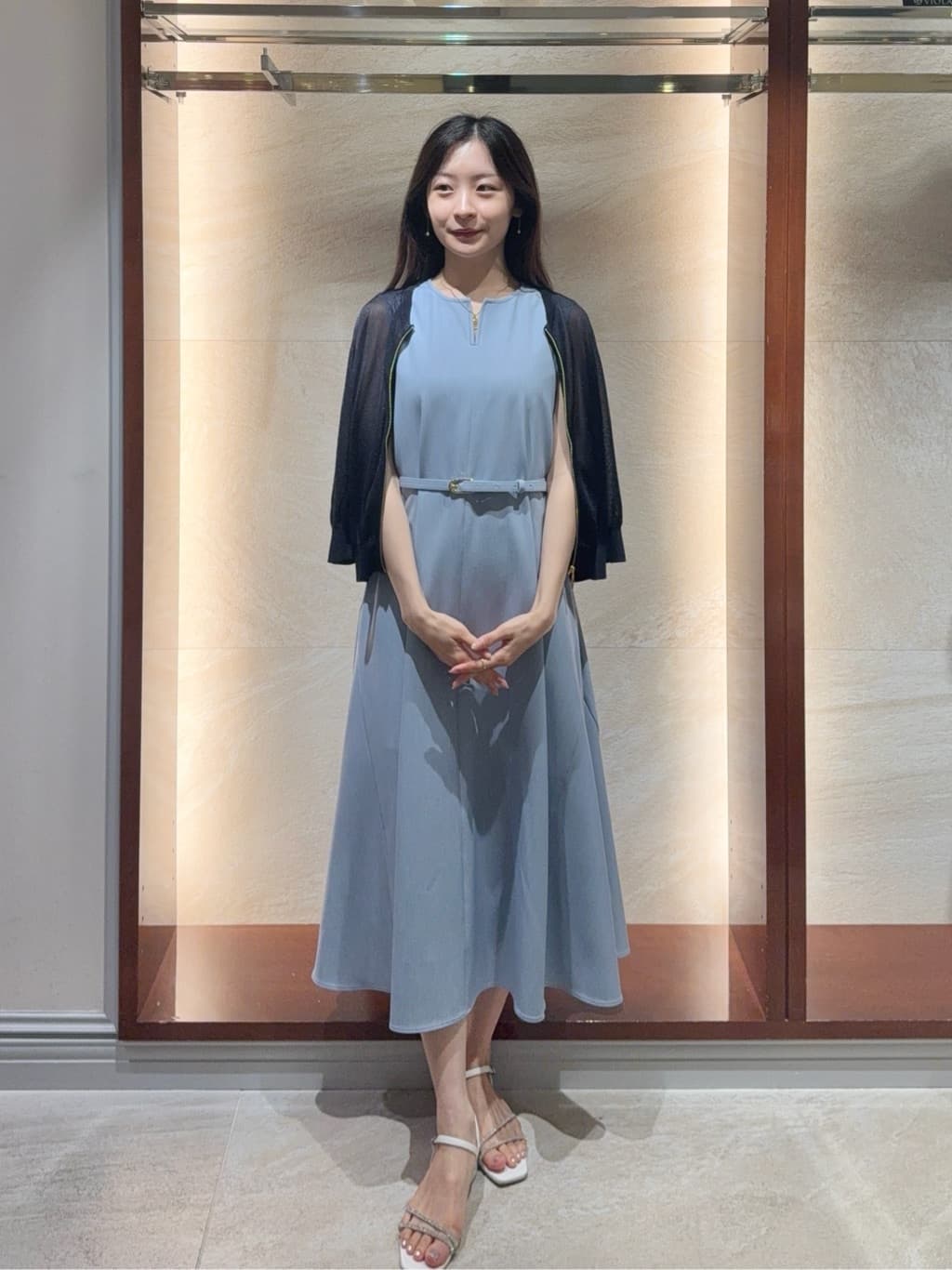 Viaggio Bluのフレアワンピースを使ったコーディネートを紹介します。｜Rakuten Fashion(楽天ファッション／旧楽天ブランドアベニュー)7293139