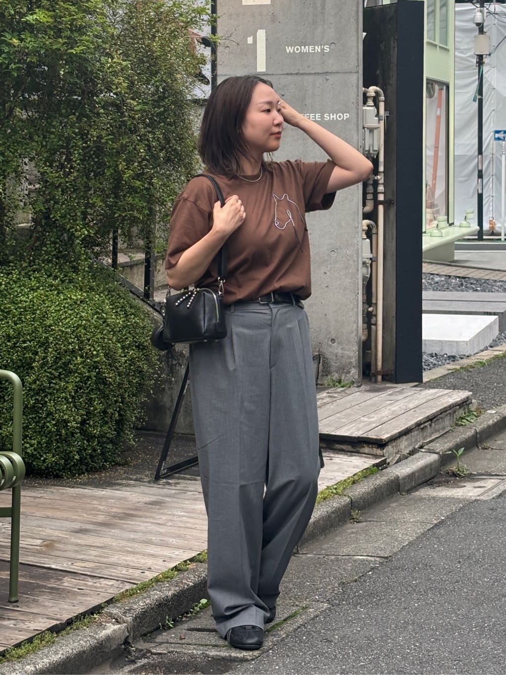 ear PAPILLONNERの【ほし企画】スタッズポシェット/ショルダーバッグを使ったコーディネートを紹介します。｜Rakuten Fashion(楽天ファッション／旧楽天ブランドアベニュー)7294122
