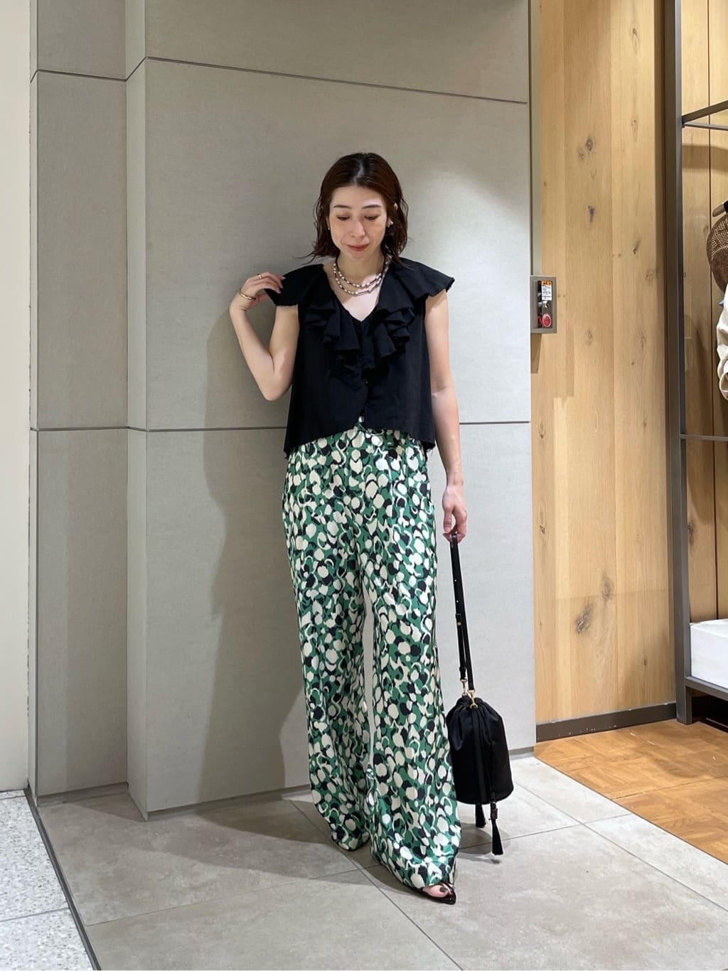 GALLARDAGALANTEのコットンラッフルブラウスを使ったコーディネートを紹介します。｜Rakuten Fashion(楽天ファッション／旧楽天ブランドアベニュー)7294238