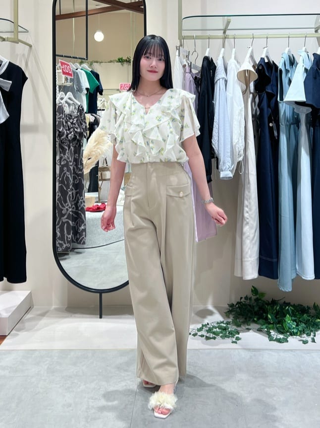 natural couture | フロントバー付きフリルブラウス | Rakuten Fashion