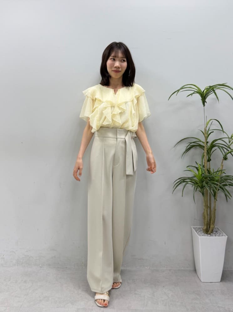 natural couture | フロントバー付きフリルブラウス | Rakuten Fashion