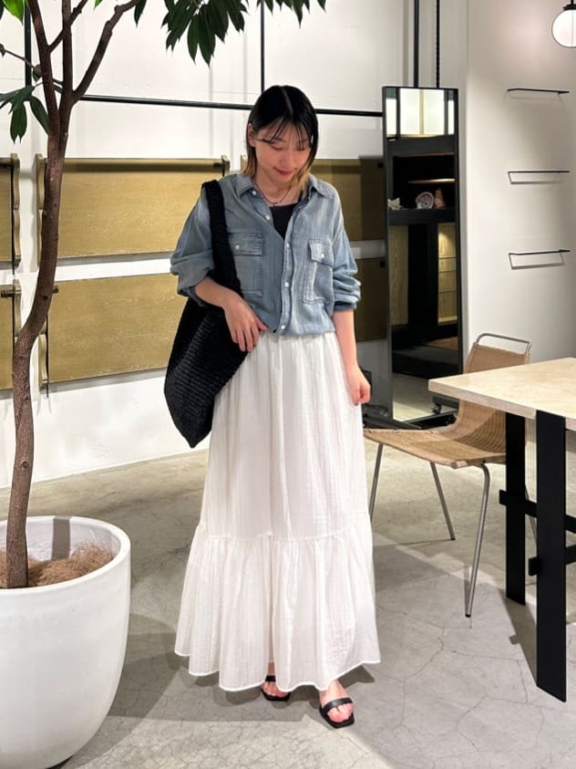 GALLARDAGALANTEの【驚くほど軽い!】シアーデニムシャツを使ったコーディネートを紹介します。｜Rakuten Fashion(楽天ファッション／旧楽天ブランドアベニュー)7295349