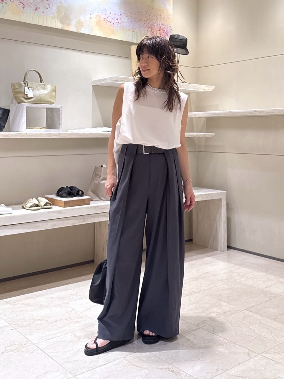 GALLARDAGALANTEのバックフレアカットソーを使ったコーディネートを紹介します。｜Rakuten Fashion(楽天ファッション／旧楽天ブランドアベニュー)7295370