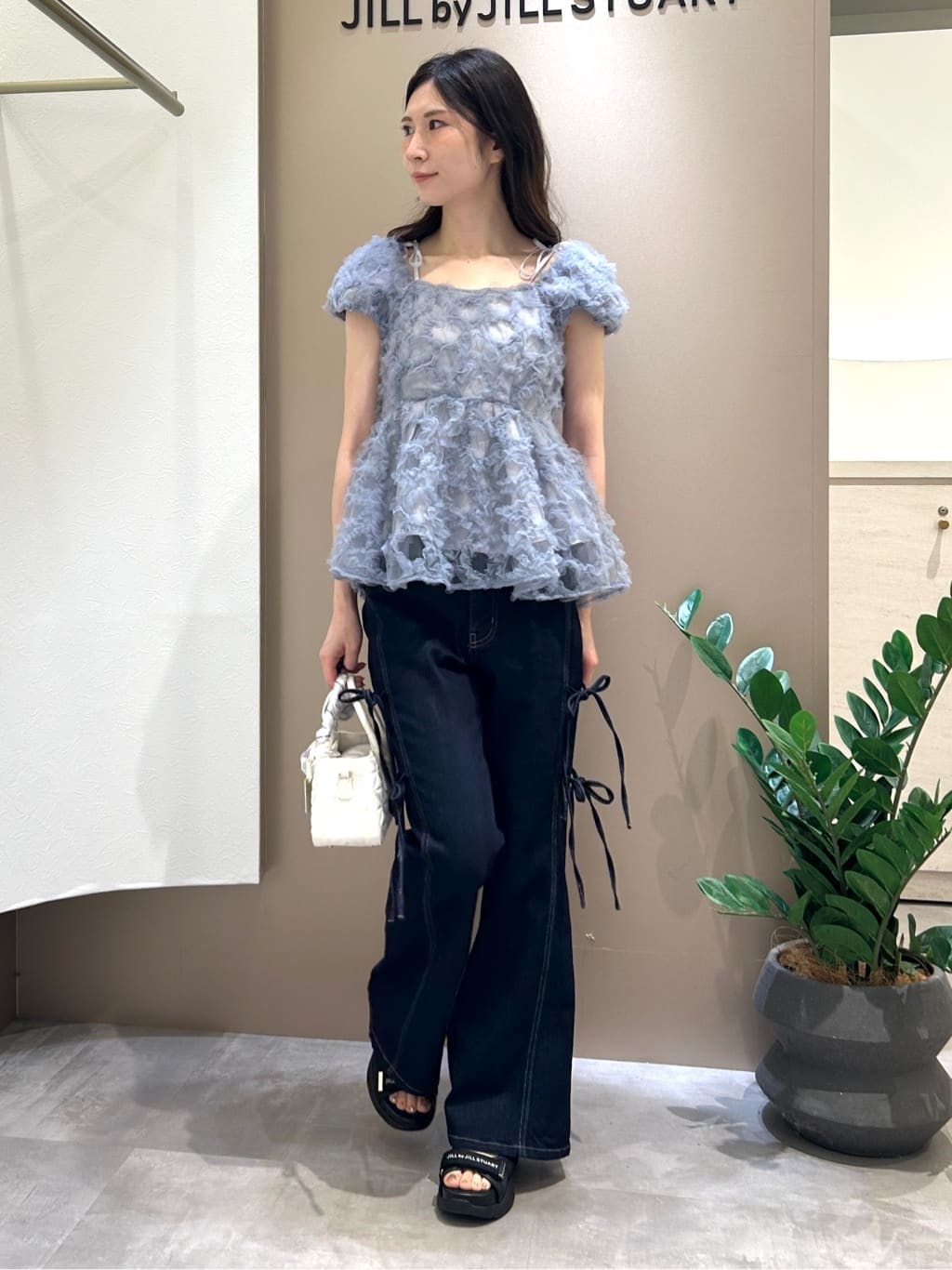 JILL by JILL STUART | フラワーチュールペプラムブラウス | Rakuten