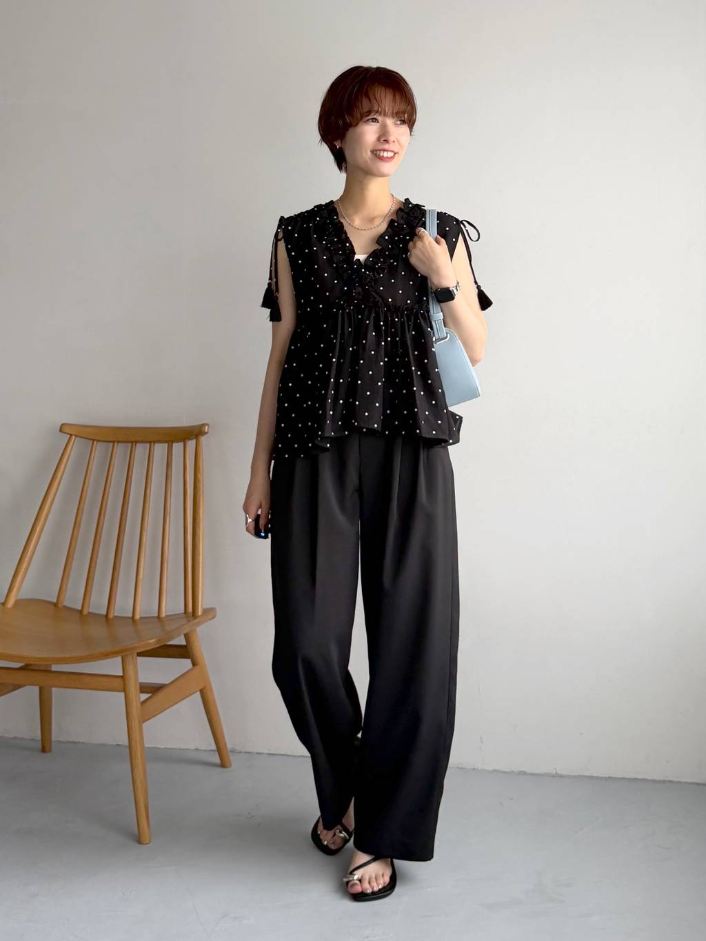 mysty womanのドットギャザーVネックフリルノースリーブを使ったコーディネートを紹介します。｜Rakuten Fashion(楽天ファッション／旧楽天ブランドアベニュー)7299033