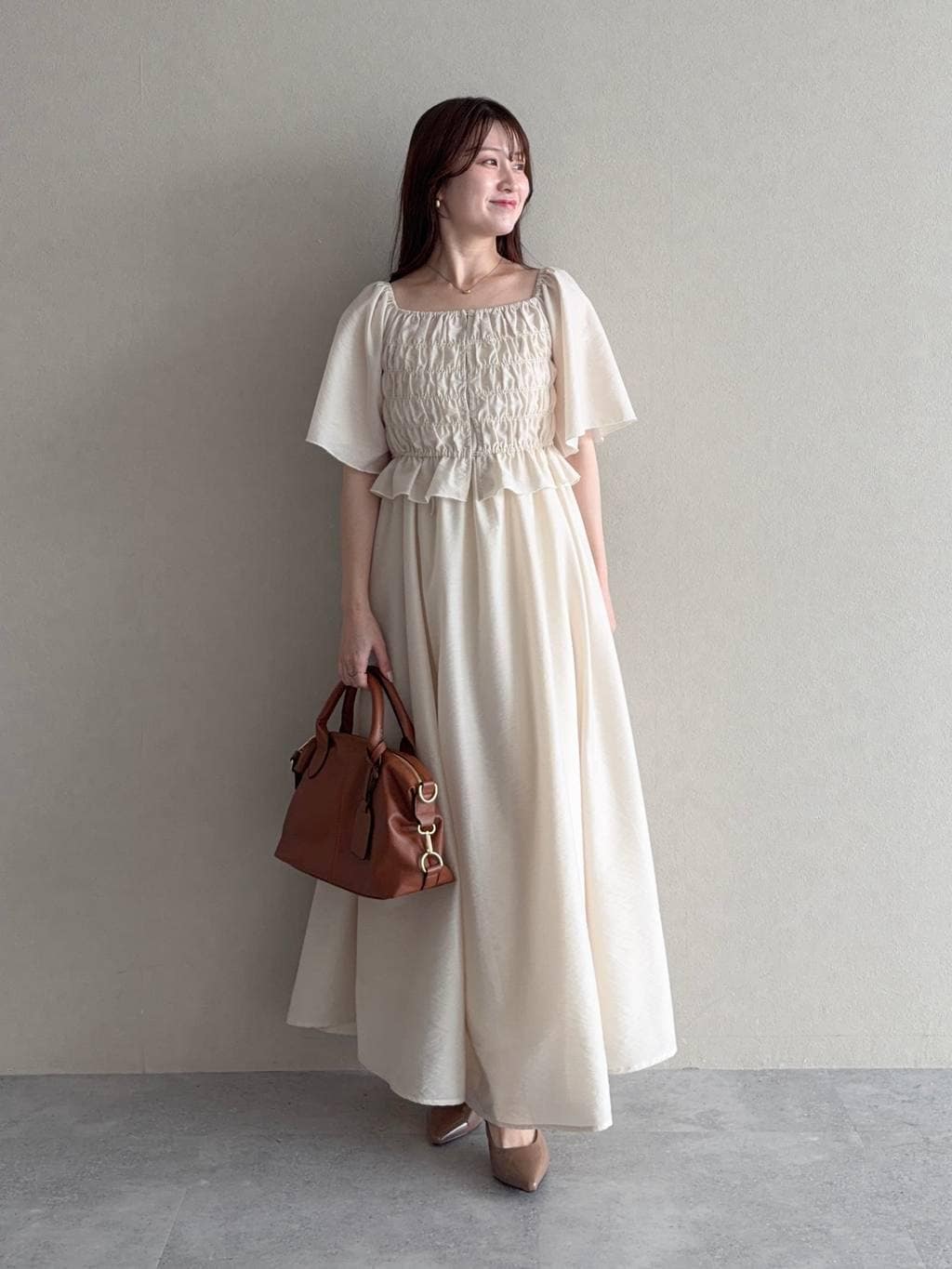 mysty womanのシャーリングブラウスセットワンピースを使ったコーディネートを紹介します。｜Rakuten Fashion(楽天ファッション／旧楽天ブランドアベニュー)7299073
