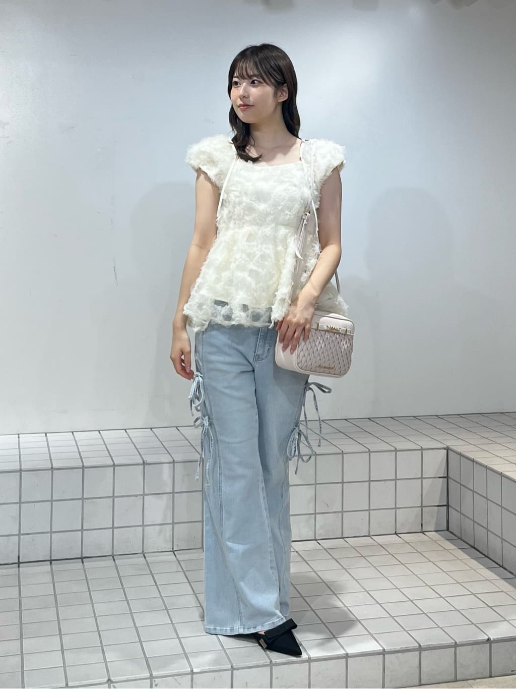 JILL by JILL STUART | フラワーチュールペプラムブラウス | Rakuten