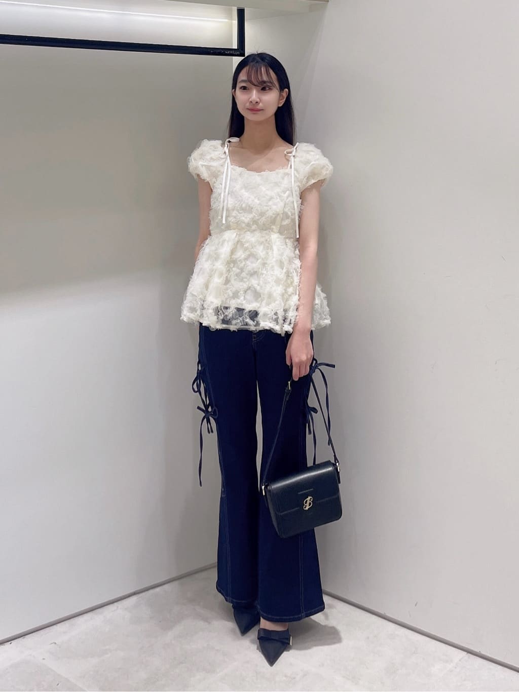 JILL by JILL STUART | フラワーチュールペプラムブラウス | Rakuten