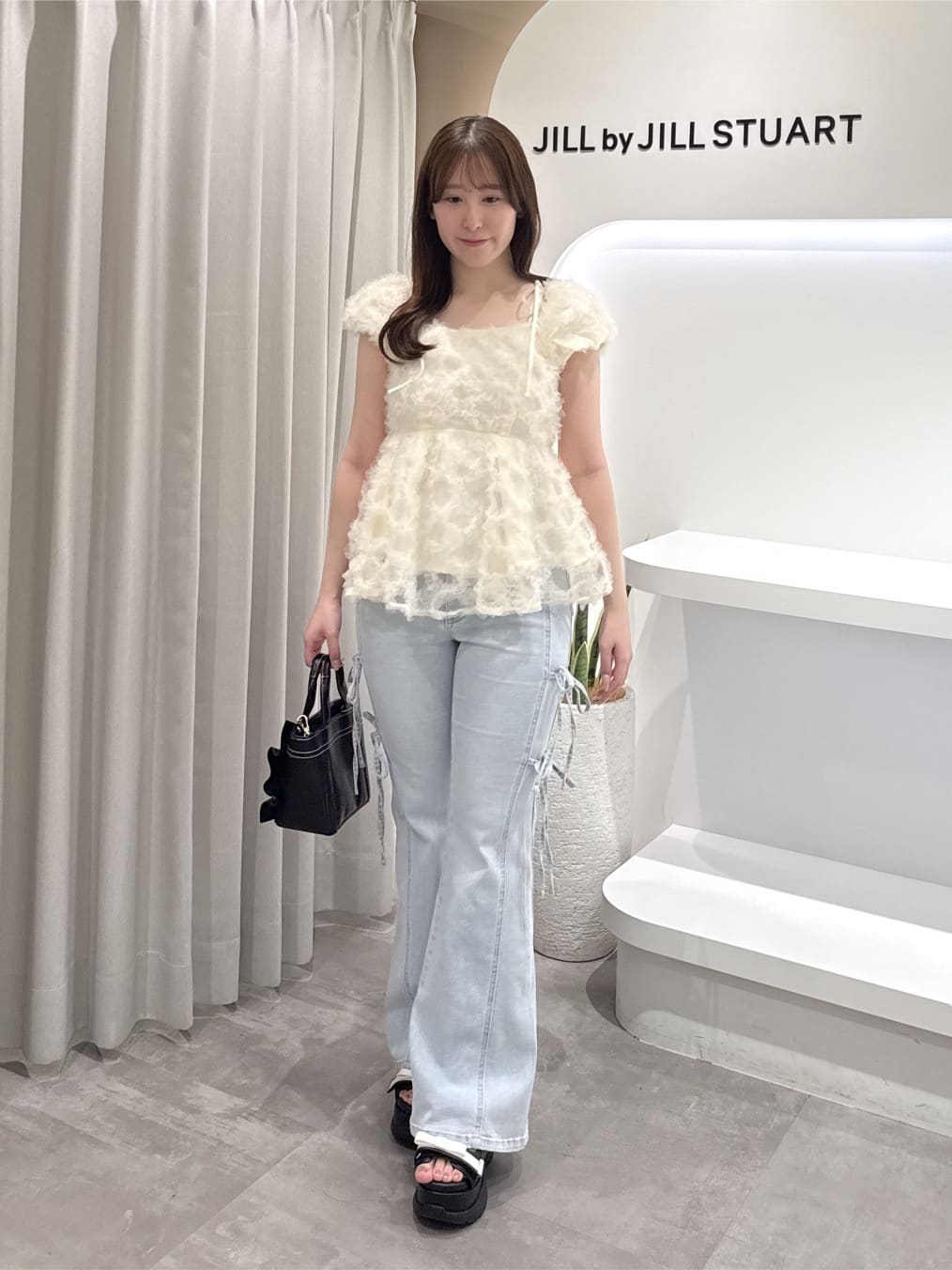 JILL by JILL STUART | フラワーチュールペプラムブラウス | Rakuten
