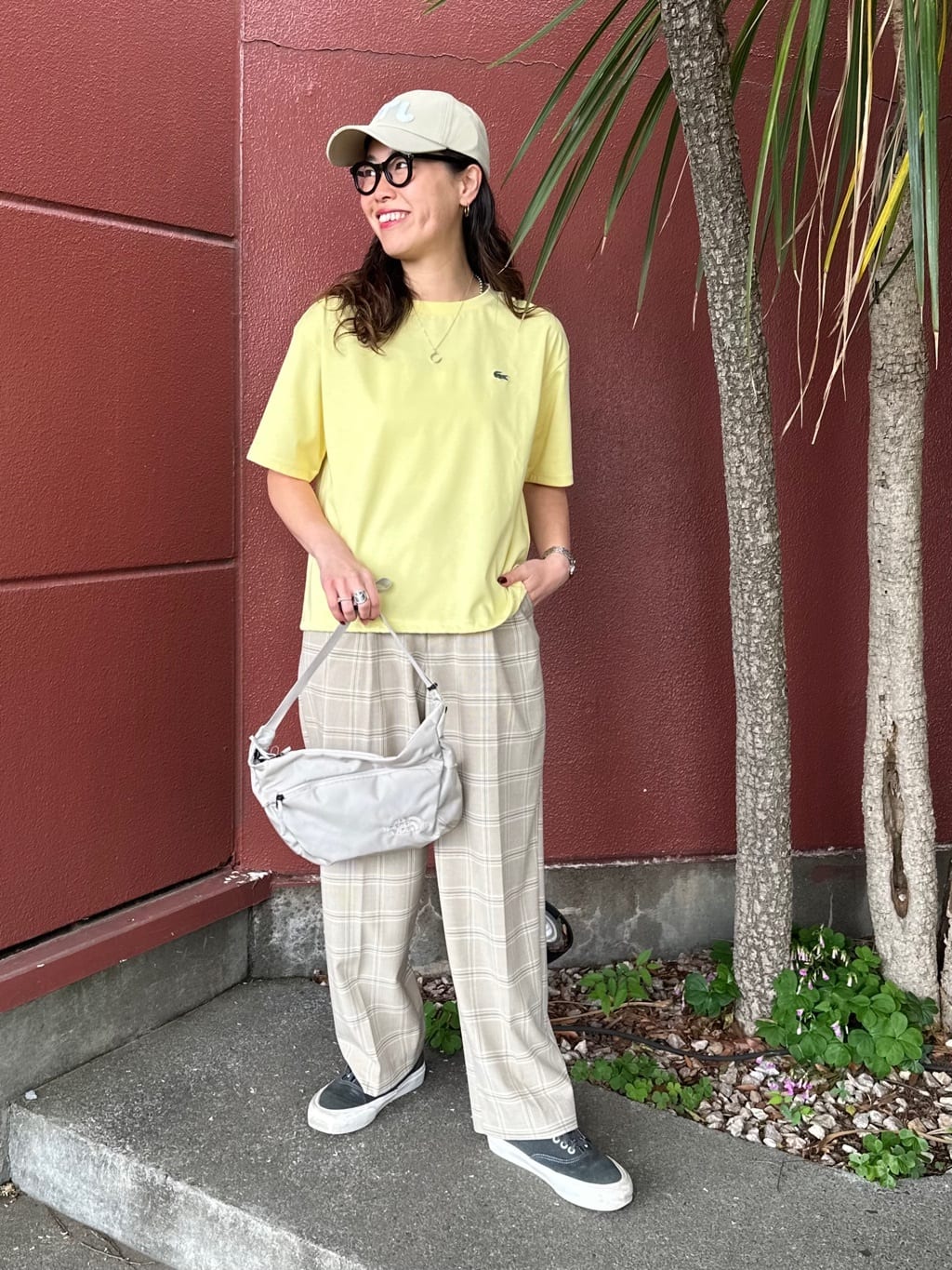 FREAK’S STOREのLACOSTE 別注  スピンドル付き クルーネック 半袖Tシャツ/ワンポイントTシャツ 全5色を使ったコーディネートを紹介します。｜Rakuten Fashion(楽天ファッション／旧楽天ブランドアベニュー)7305347