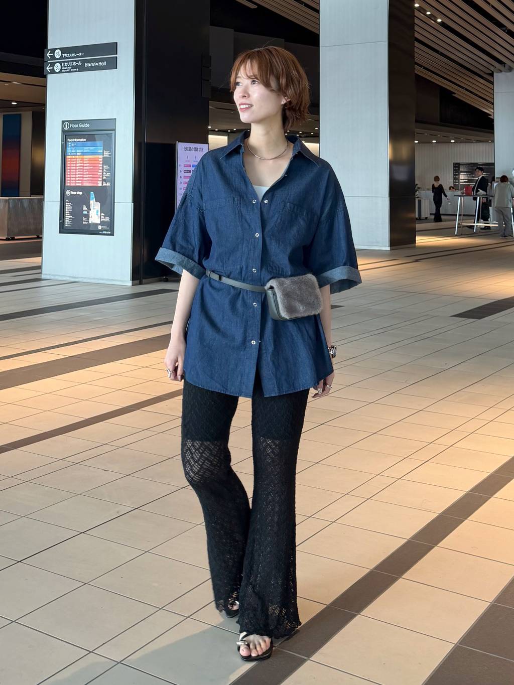mysty womanのロールアップライトデニムシャツを使ったコーディネートを紹介します。｜Rakuten Fashion(楽天ファッション／旧楽天ブランドアベニュー)7306846