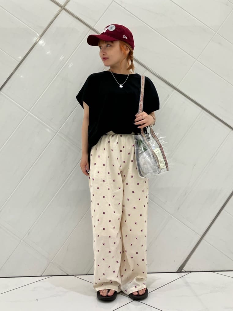 FREAK’S STOREのフレンチスリーブTシャツ/ タック入りTシャツを使ったコーディネートを紹介します。｜Rakuten Fashion(楽天ファッション／旧楽天ブランドアベニュー)7313826