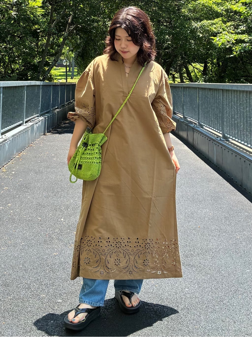 FREAK’S STOREの袖 カットワークレース ワンピースを使ったコーディネートを紹介します。｜Rakuten Fashion(楽天ファッション／旧楽天ブランドアベニュー)7319447