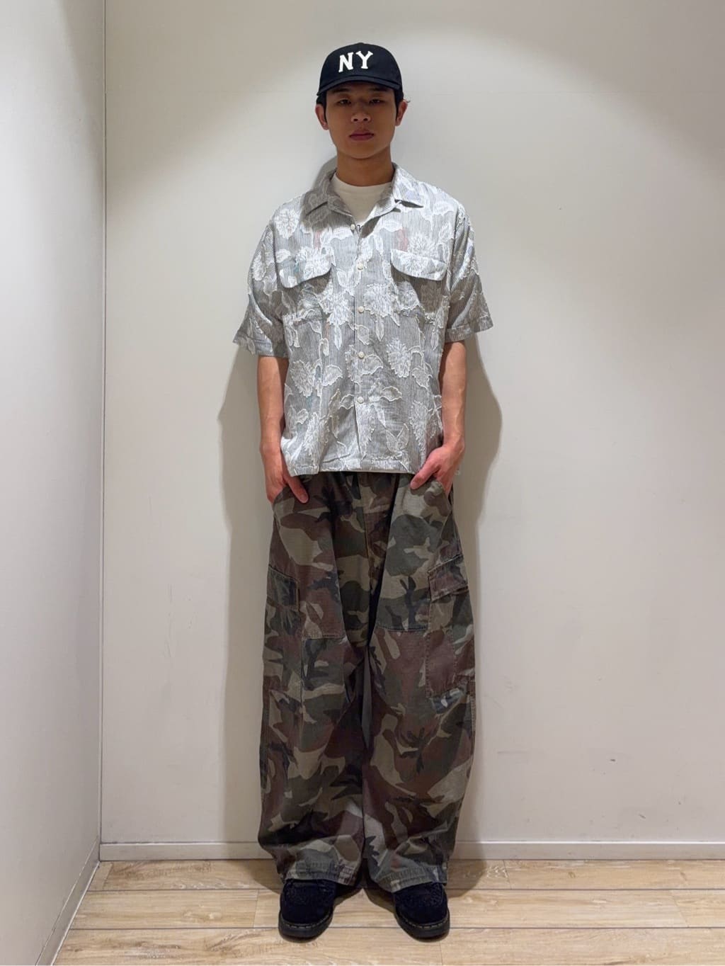 FREAK’S STOREのC.B.C by COOPERSTOWN BALL CAP × FREAK'S STORE 別注 フェルト ロゴ ツイルキャップ 26AWを使ったコーディネートを紹介します。｜Rakuten Fashion(楽天ファッション／旧楽天ブランドアベニュー)7319646