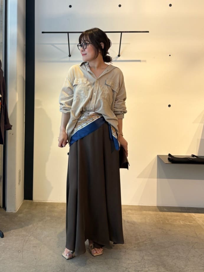 GALLARDAGALANTEの【驚くほど軽い!】シアーデニムシャツを使ったコーディネートを紹介します。｜Rakuten Fashion(楽天ファッション／旧楽天ブランドアベニュー)7320908