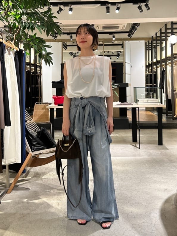 GALLARDAGALANTEの【驚くほど軽い!】シアーデニムシャツを使ったコーディネートを紹介します。｜Rakuten Fashion(楽天ファッション／旧楽天ブランドアベニュー)7320995