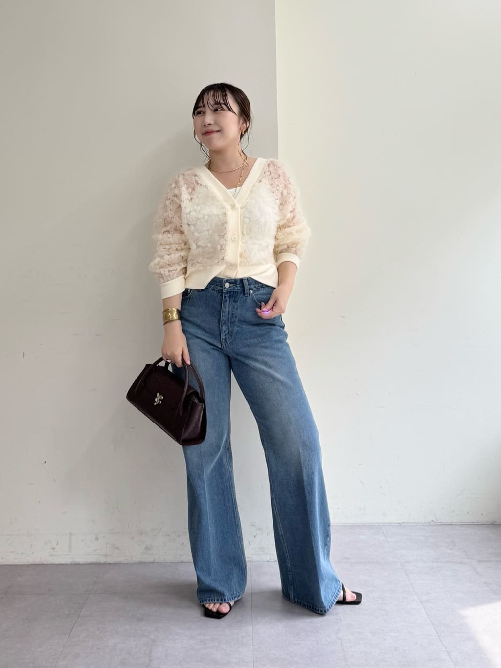 GALLARDAGALANTEの【前後2WAY】フラワーシアーカーディガンを使ったコーディネートを紹介します。｜Rakuten Fashion(楽天ファッション／旧楽天ブランドアベニュー)7323461